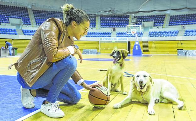 Laura Nicholls: «Pasear con Eli y Ron me ayuda a poner en orden mi cabeza»