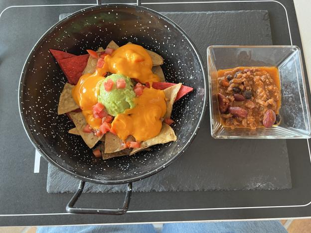 Hibisco: Dos cocinas, carta mexicana y menú del día tradicional