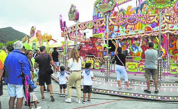 Santoña disfruta de las fiestas entre conciertos y atracciones