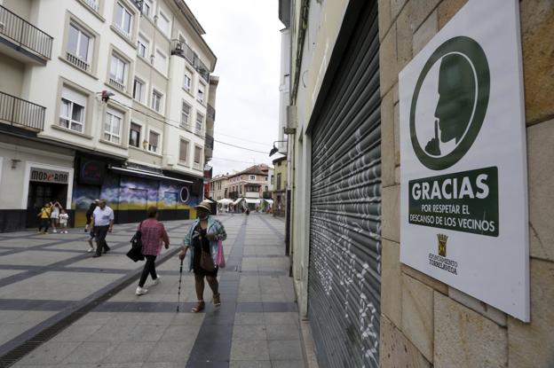 La Policía de Torrelavega portará sonómetros a finales de año para medir el ruido en la zona de vinos