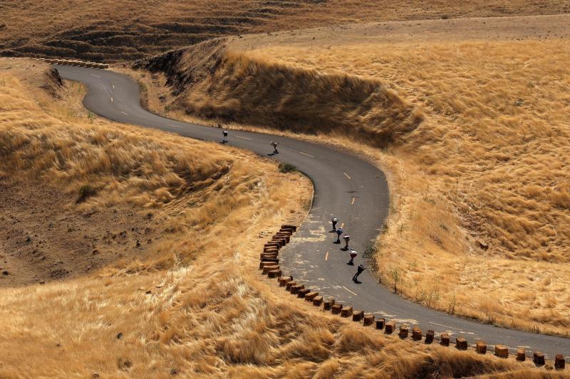 El mundo visto desde un skate: velocidad y paisajes sorprendentes