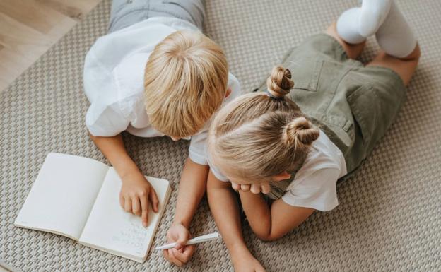 El uso del boli y el papel: estas son las ventajas para los niños