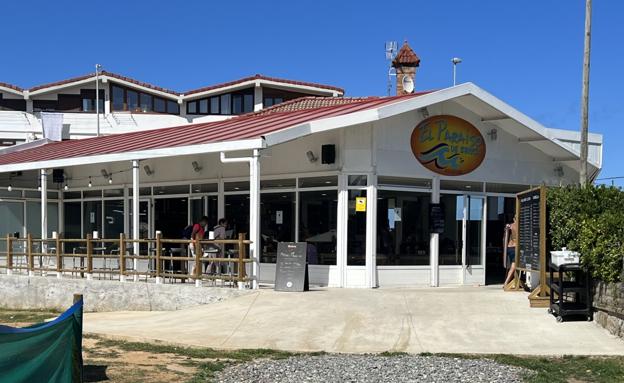 A pie de playa, comida informal y toque de parrilla en el Paraíso de Berria