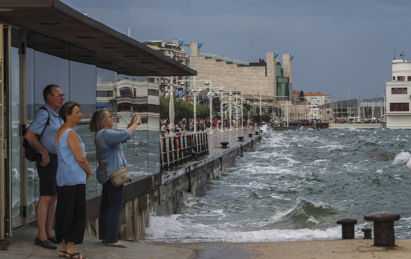 El viento sur azota la bahía