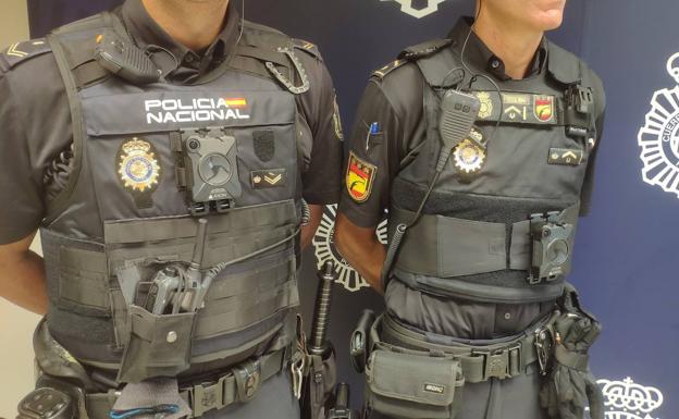 La Policía portará cámaras en sus trajes para grabar sus intervenciones