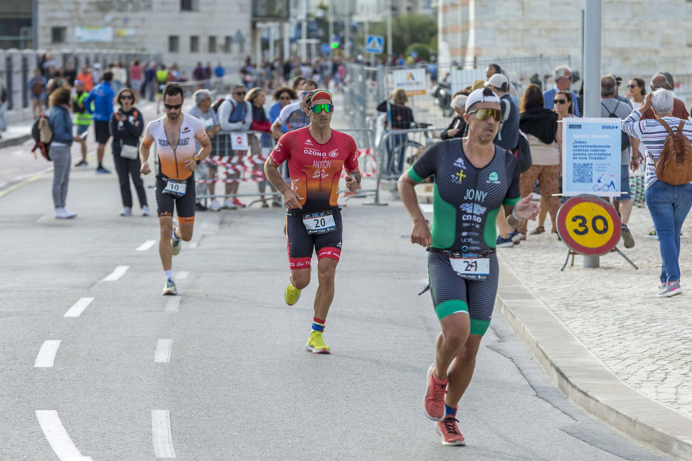 Benito y Alemany se imponen en el Triatlón de Santander