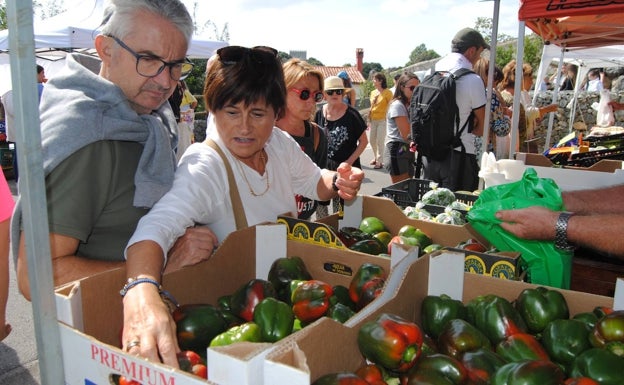 La Feria del Pimiento de Isla atrae a numeroso público