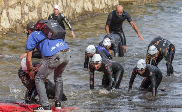 Benito y Alemany se imponen en el Triatlón de Santander