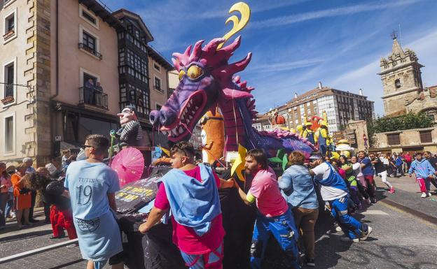 Enlokeci2 triunfa en las Carrozas Artísticas de San Mateo en Reinosa