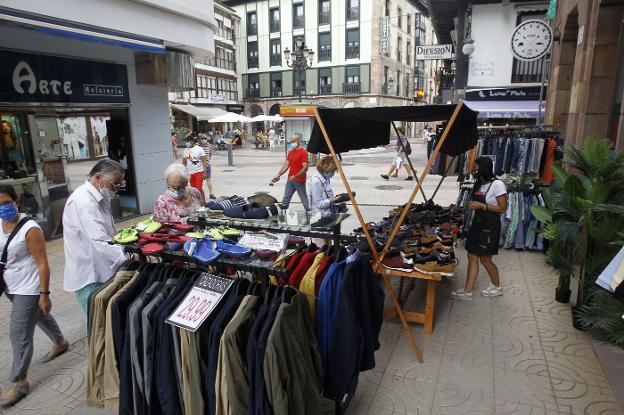 El comercio de Torrelavega contraprograma a la feria outlet de marcas de Santander