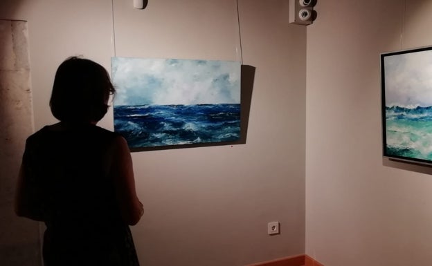 Las pinturas marinas de Paz Delgado, en El Espolón