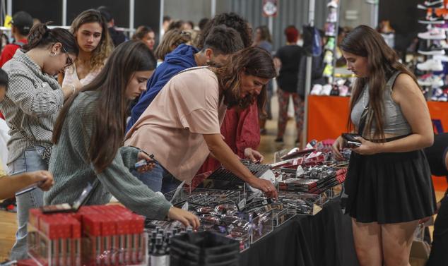 Éxito de la primera jornada de ventas en el Outlet