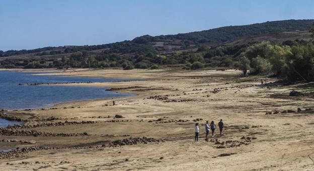 El nivel del embalse del Ebro baja al 31% tras perder en dos meses la mitad de sus reservas