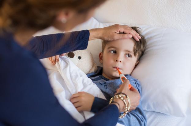 Los pediatras aconsejan vacunar de gripe a los niños pequeños ante una ola «intensa»