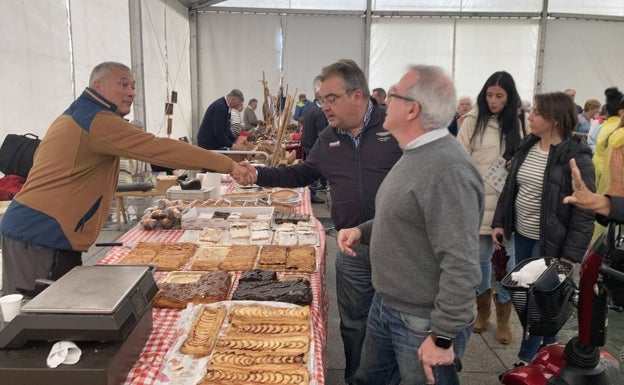 Gastronomía y folclore se unen en el Burgo Trasmerano de Noja