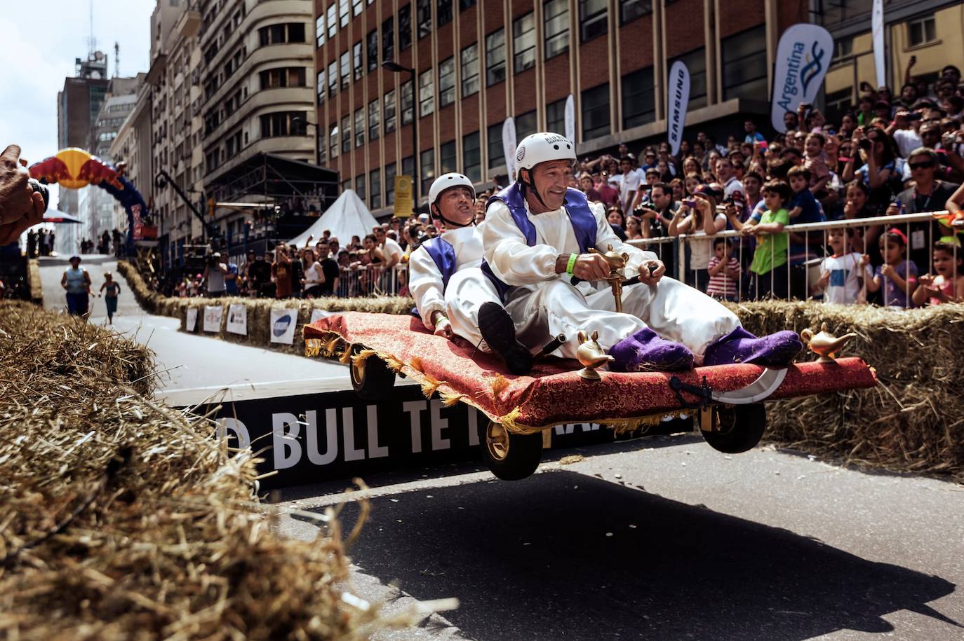 Así son los Autos Locos de Red Bull