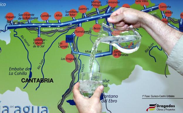 Obras Públicas analizará si el agua del gran acuífero de Santillana es viable para el consumo