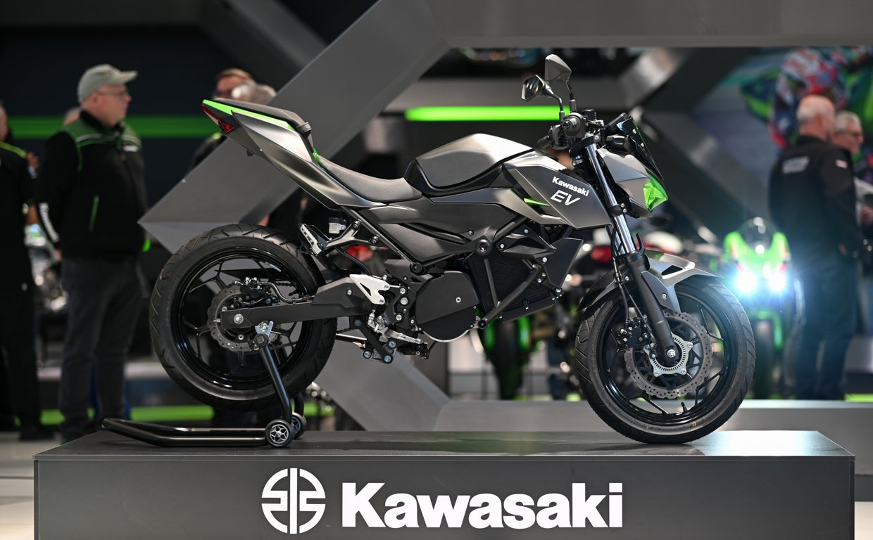 Tambien Kawasaki se apunta a la electrificación