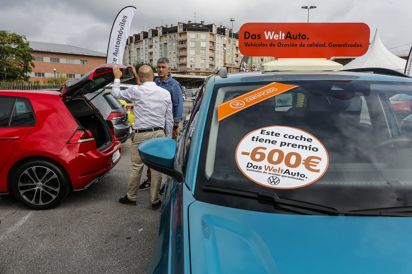 La VI Feria del Vehículo de Ocasión de Torrelavega, en imágenes