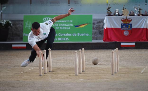 Víctor se estrena en Cádiz con buen pie