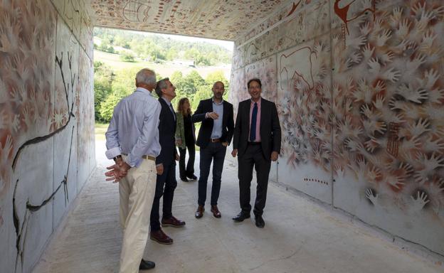 Puente Viesgo estrena la carretera de su futuro Centro de Arte Rupestre