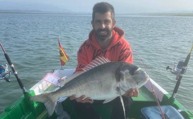 «Era una dorada de más de 6 kilos, alucinamos con el tamaño que tenía»