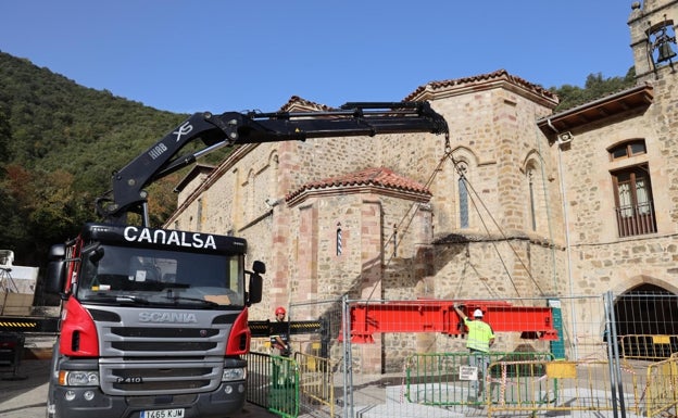 Arrancan los trabajos para reformar la cubierta y los baños exteriores del monasterio de Santo Toribio