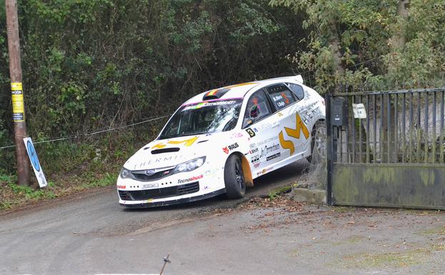 Obregón da un vuelco al Regional de rallysprint