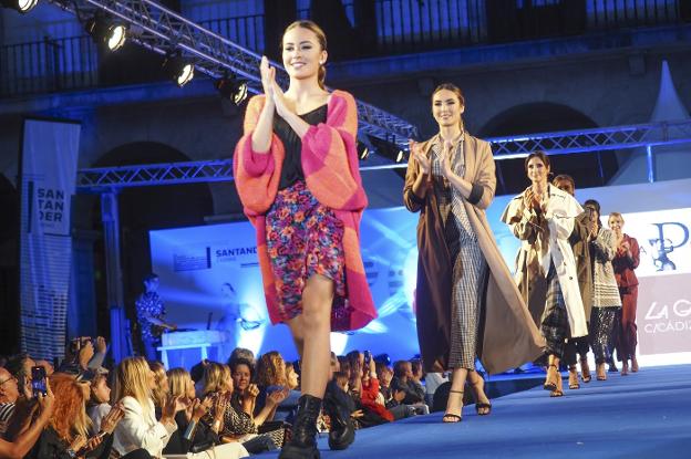 El comercio local luce sus mejores galas en la Pasarela Porticada