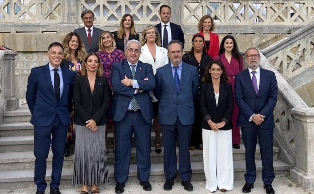 Hernández de Sande repetirá mandato como presidente del Colegio de Médicos