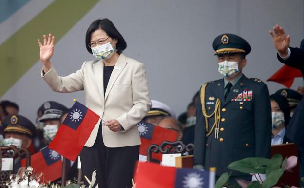 Taiwán celebra su día nacional prometiendo resistencia ante la creciente amenaza de China