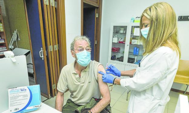 Ingresados 32 pacientes con gripe, el doble que por covid