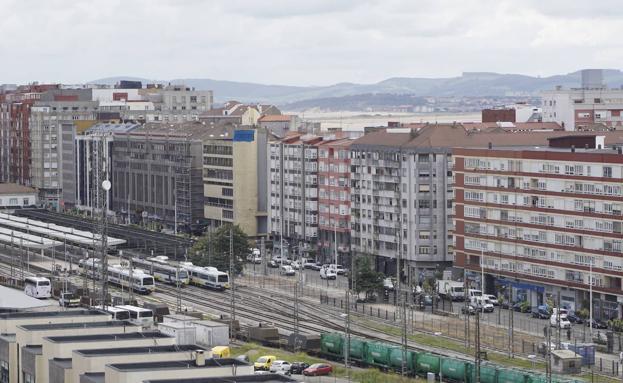 Zuloaga culpa a la alcaldesa de la «paralización» de la integración ferroviaria de Santander