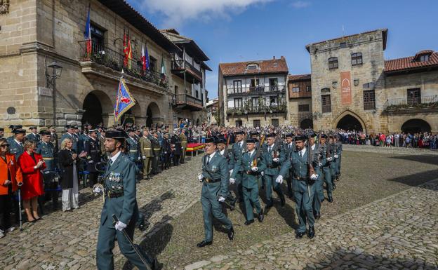 La Guardia Civil se reivindica como «garantía de la Constitución» en Santillana del Mar