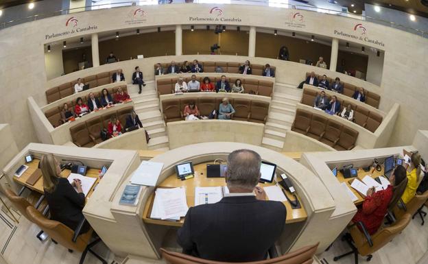 El Parlamento debate esta semana si sube un 4% el sueldo y un 6% las dietas a los diputados