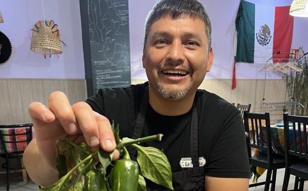 El chef Mario Gutiérrez triunfa en Sarón con su restaurante mexicano