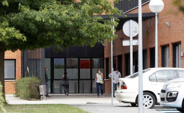 Un paciente de Sierrallana agrede a un médico y a un vigilante de seguridad