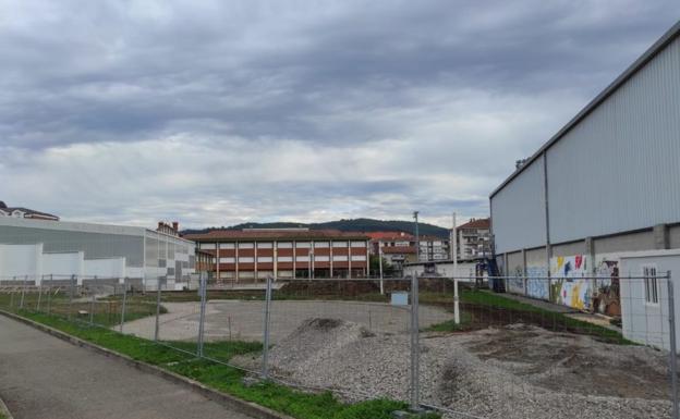 Comienzan la construcción de la pista de skate de Colindres