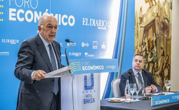 Joaquín Almunia: «Muchas de las soluciones a esta crisis dependen de nosotros cuando votamos»
