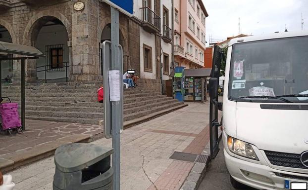 Podemos e Izquierda Unida proponen la gestión directa del Castrobús