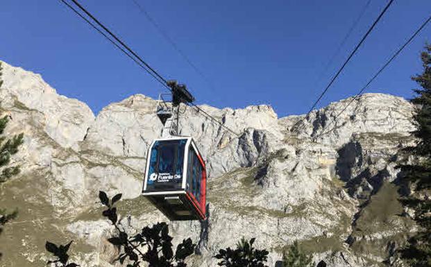 El teleférico de Fuente Dé cierra hasta el jueves por las fuertes rachas de viento