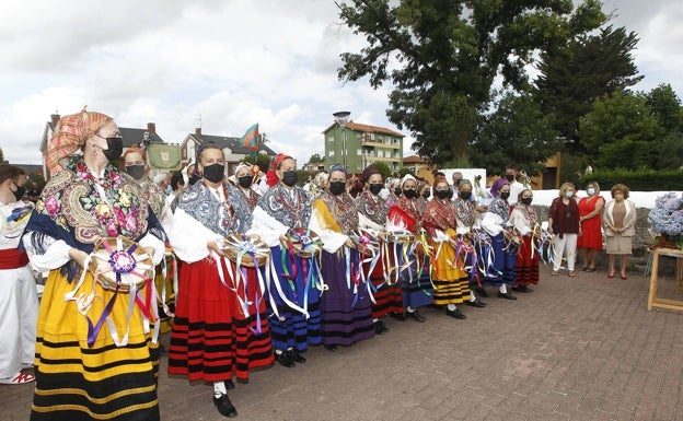 Noja impulsa la creación de un grupo de danzas tradicionales cántabras
