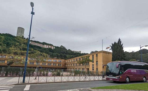 Ampas de la zona oriental reclaman un transporte para enseñanzas no obligatorias