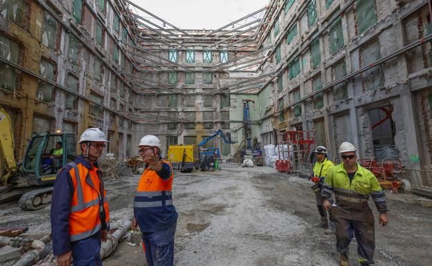 El Espacio Pereda, una compleja obra de «cirugía y relojería», afronta la fase previa a la cimentación