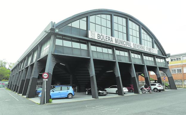 La bolera municipal de Torrelavega mejorará sus precarias condiciones de accesibilidad y climatización