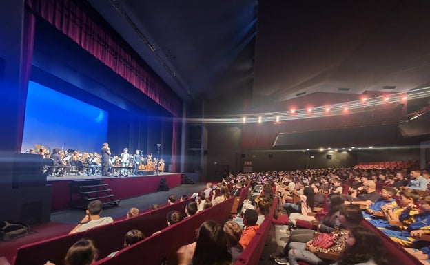 El Teatro Concha Espina recupera las visitas escolares tras el covid