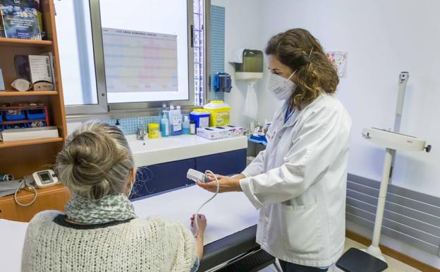 Las enfermeras de Atención Primaria también se plantan: «No podemos seguir así, estamos saturadas de trabajo»