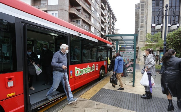 Cs califica la futura tarjeta ciudadana de Torrelavega de «inútil» y «muy cara»