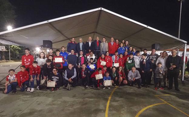 El día de los bolos pone fin al curso bolístico