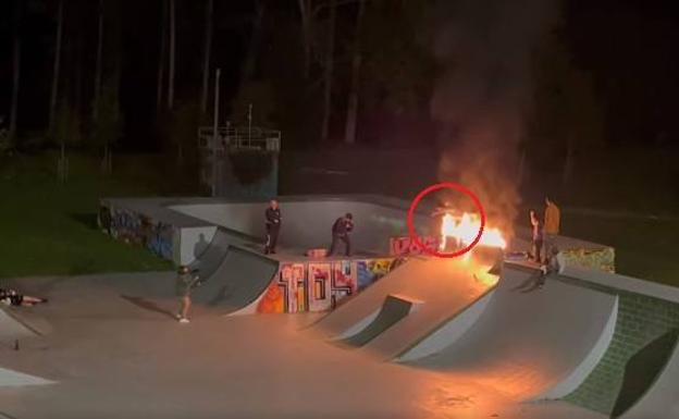 La peligrosa moda de hacer skate con fuego llega a Torrelavega